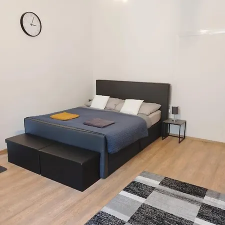 Apartment Holling *